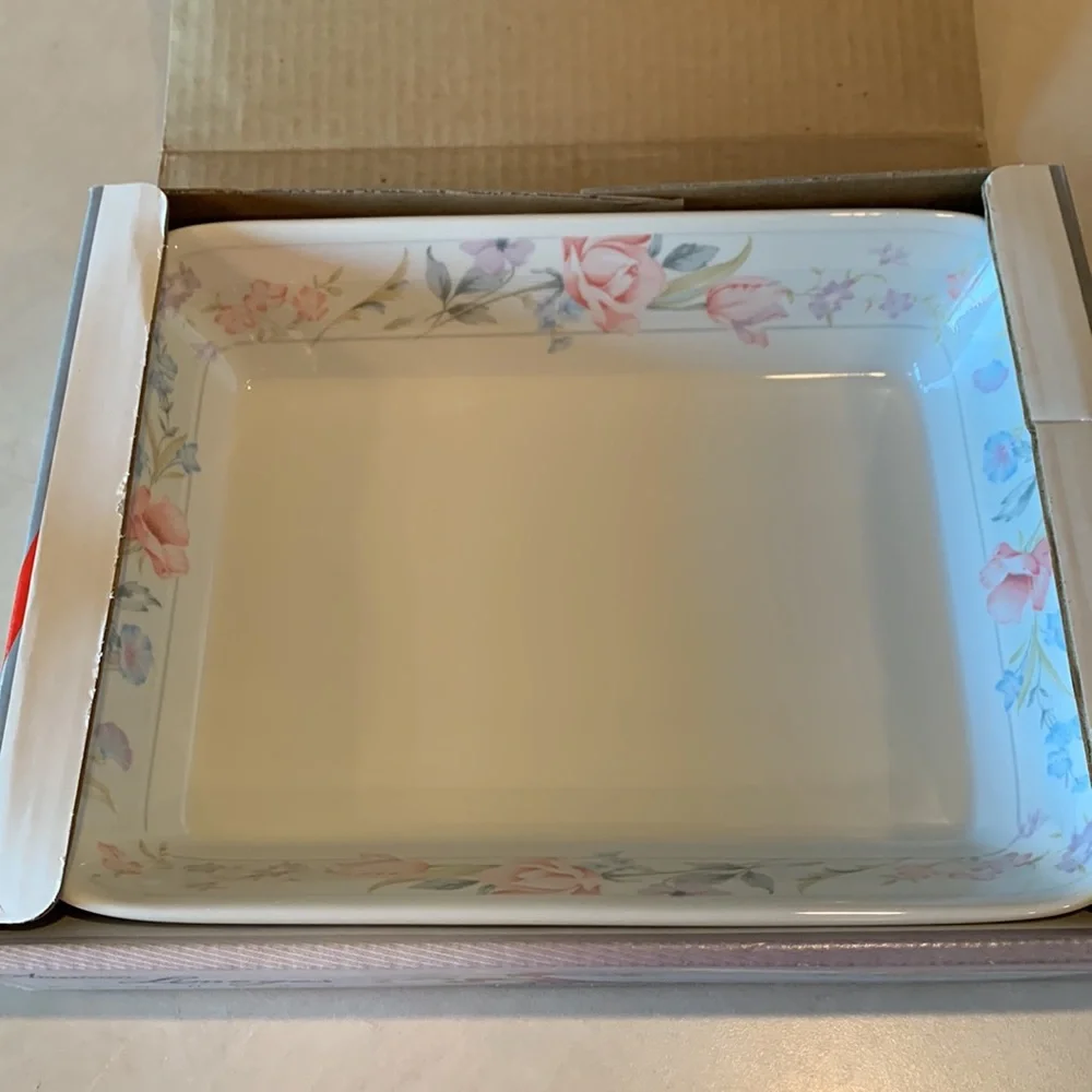 American Limoges Flowers Collection. It is the 10 1/2” Rectangular Baker